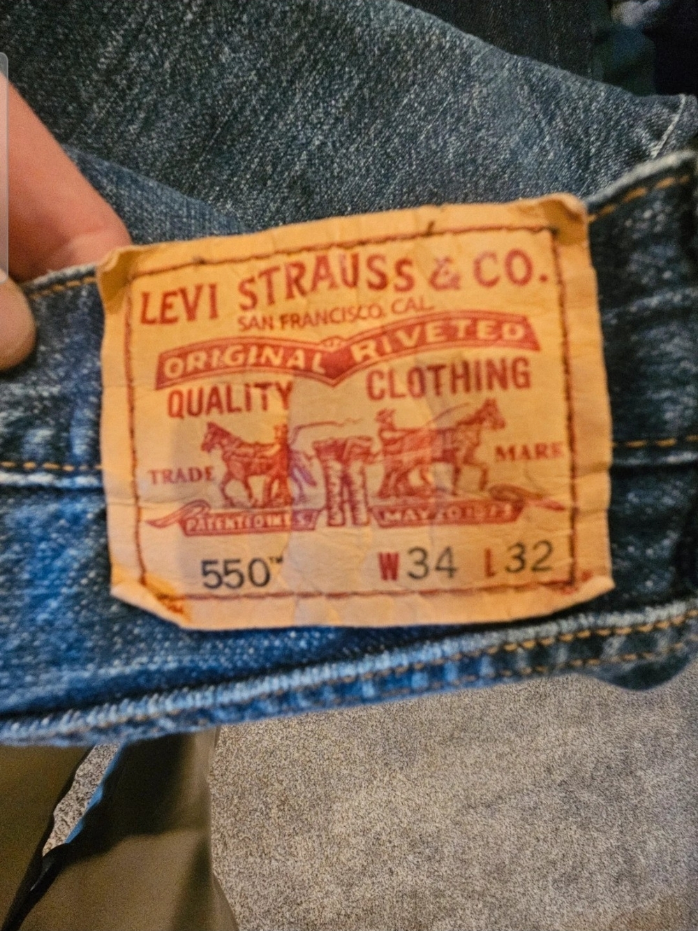 Vintage Levis 550 Relaxed Fit Tapered Leg Jeans Medium Wash 34x32